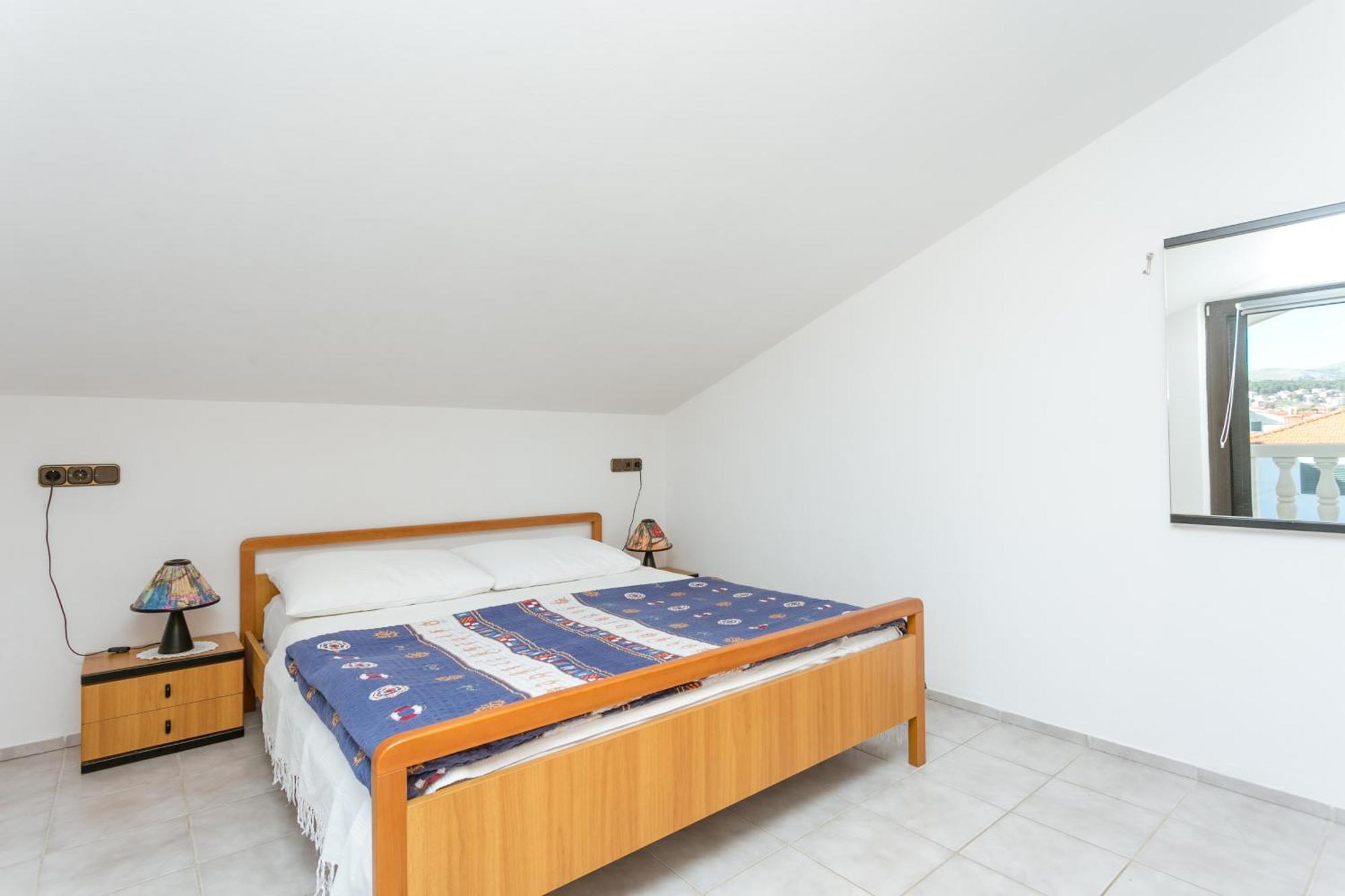 Seaside Apartments With A Swimming Pool Okrug Gornji, Ciovo - 11374 Трогир Номер фото