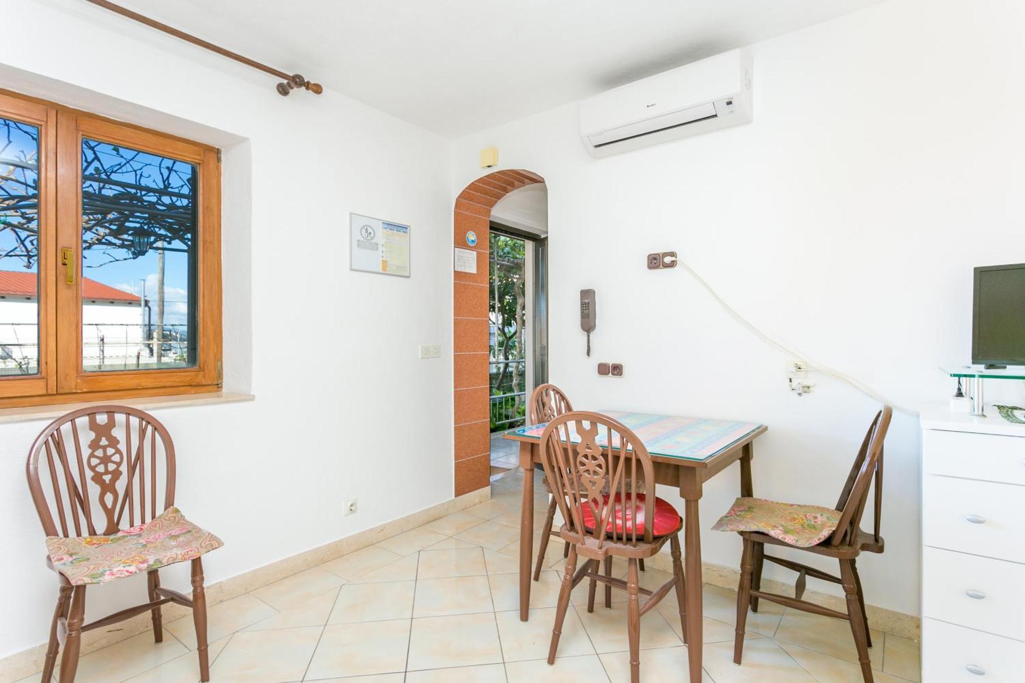 Seaside Apartments With A Swimming Pool Okrug Gornji, Ciovo - 11374 Трогир Экстерьер фото