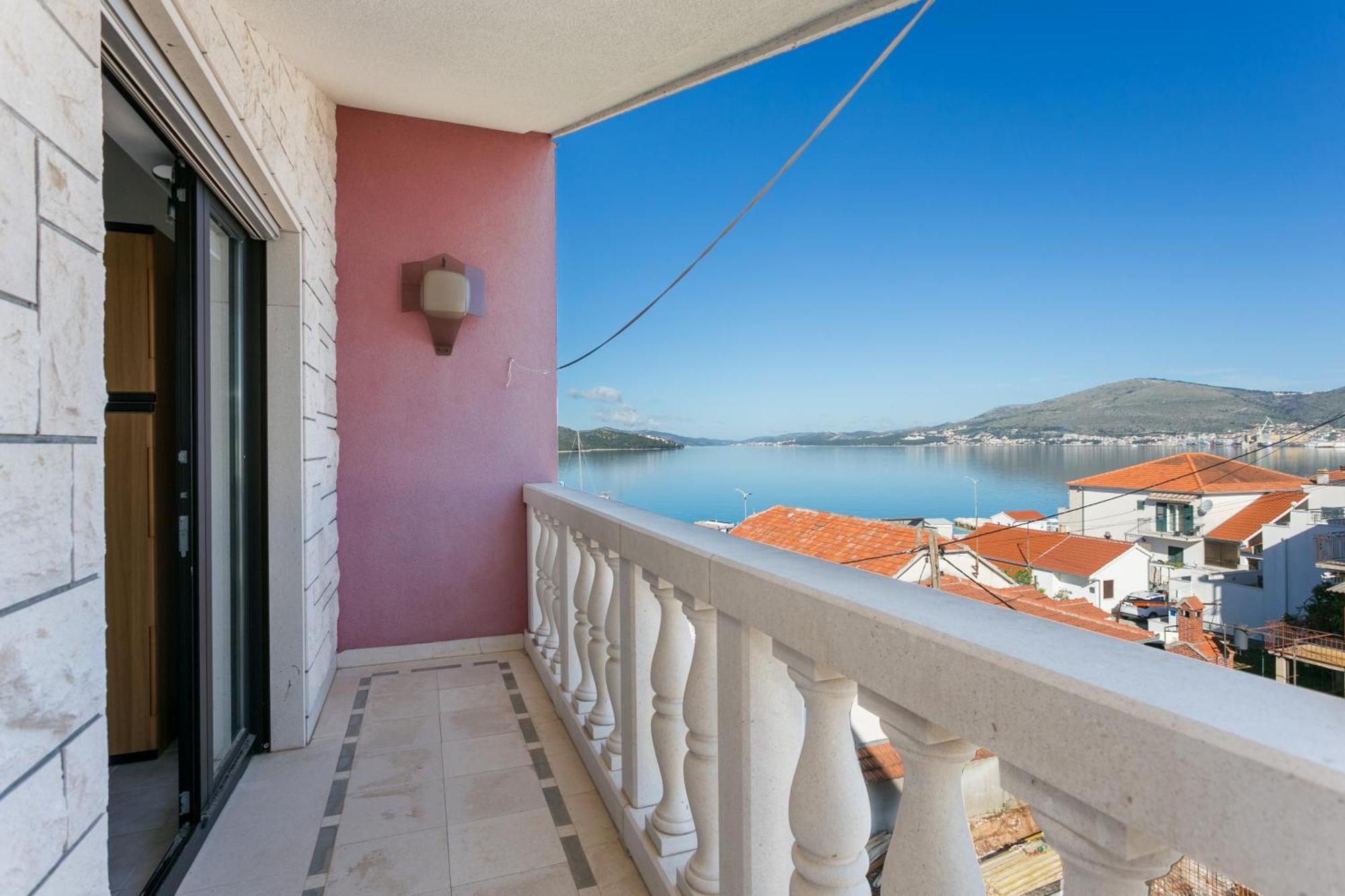 Seaside Apartments With A Swimming Pool Okrug Gornji, Ciovo - 11374 Трогир Экстерьер фото