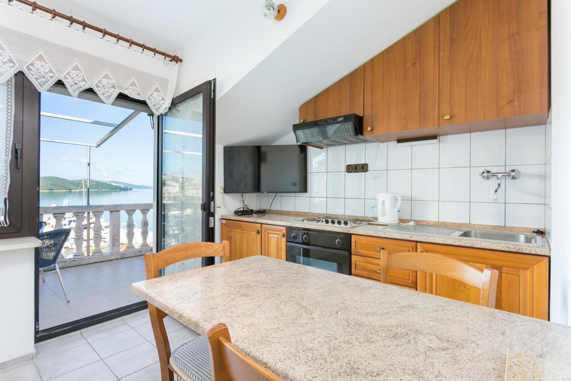 Seaside Apartments With A Swimming Pool Okrug Gornji, Ciovo - 11374 Трогир Экстерьер фото