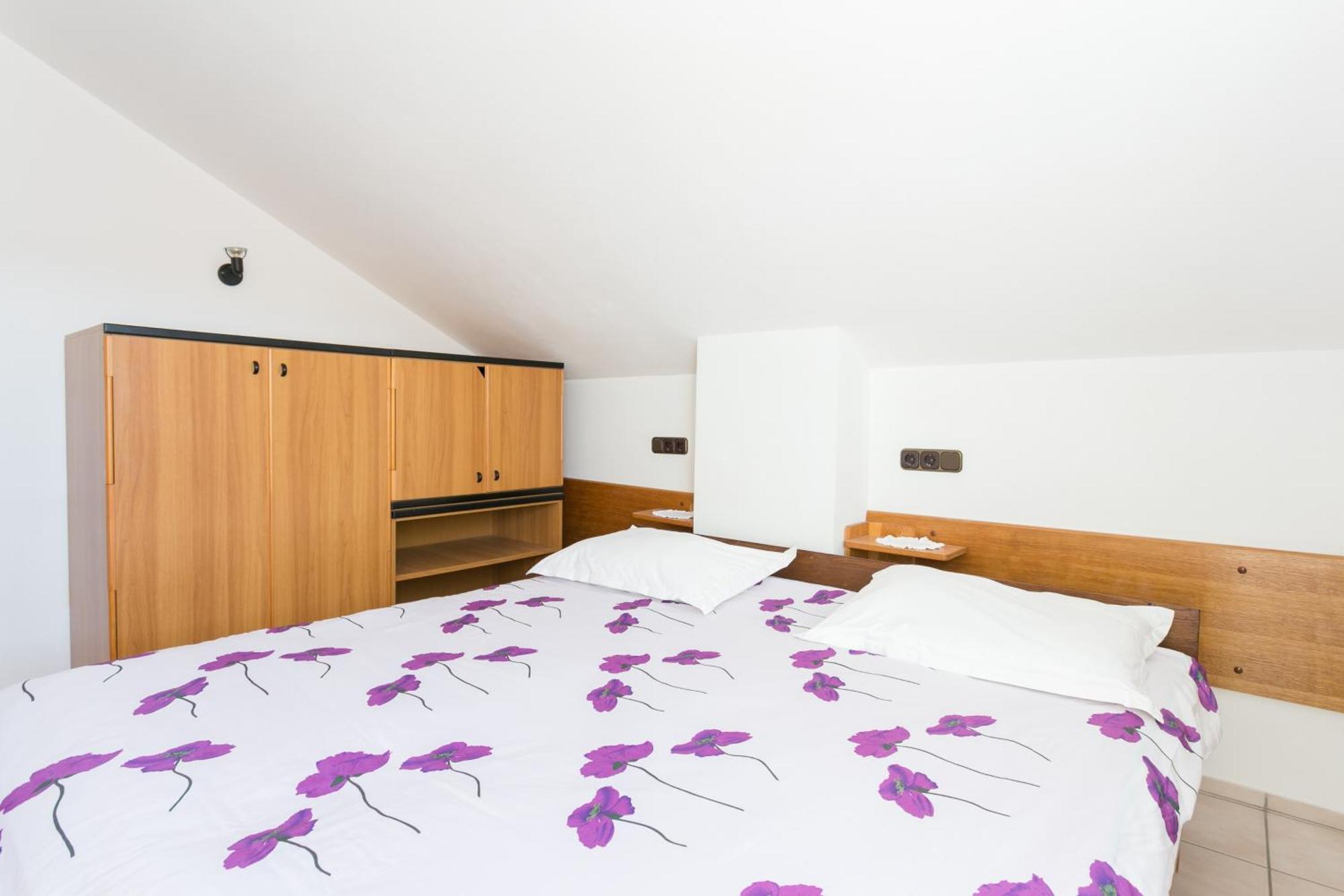 Seaside Apartments With A Swimming Pool Okrug Gornji, Ciovo - 11374 Трогир Номер фото