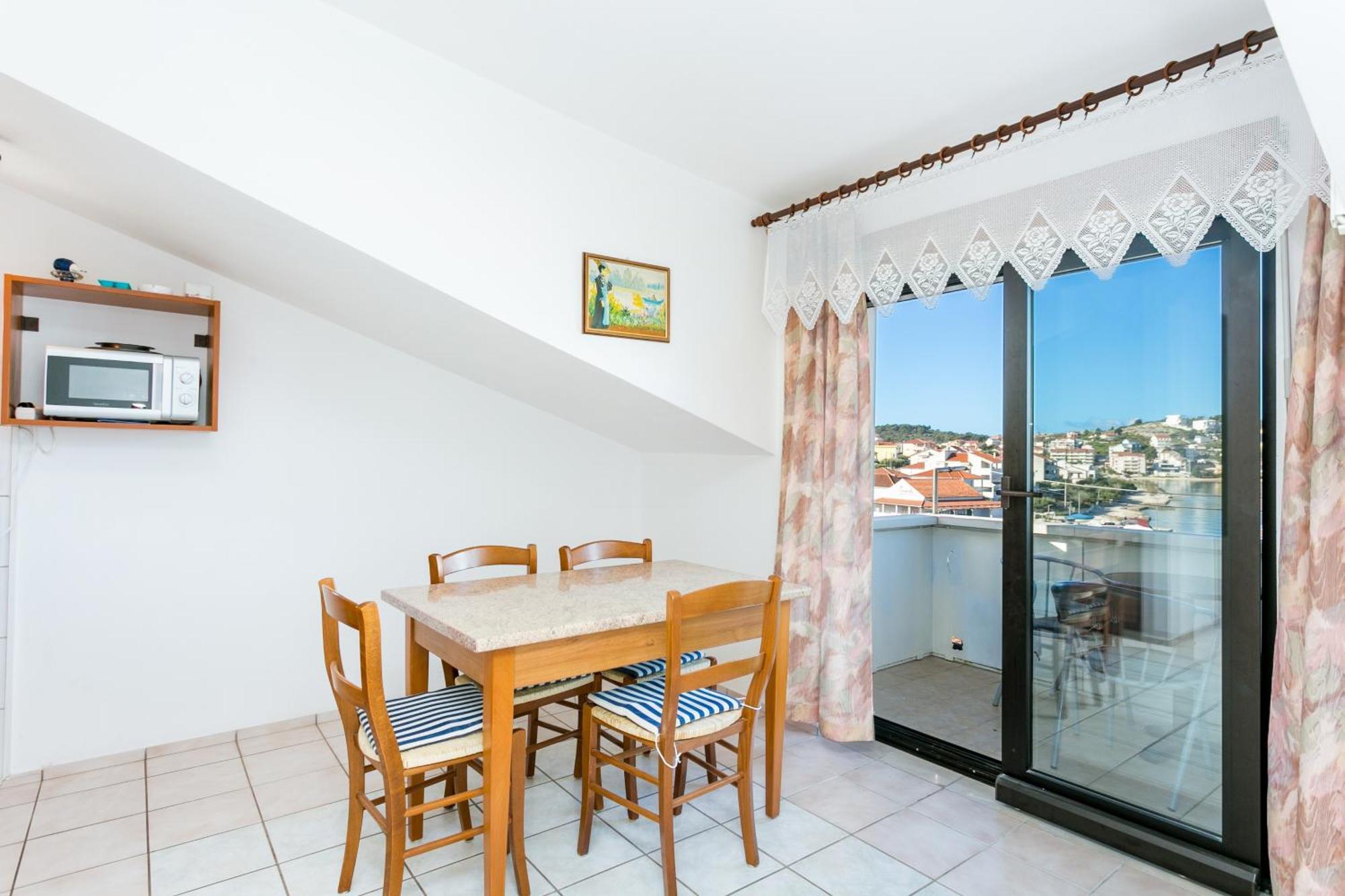 Seaside Apartments With A Swimming Pool Okrug Gornji, Ciovo - 11374 Трогир Номер фото